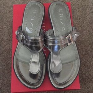 Unisa sandals